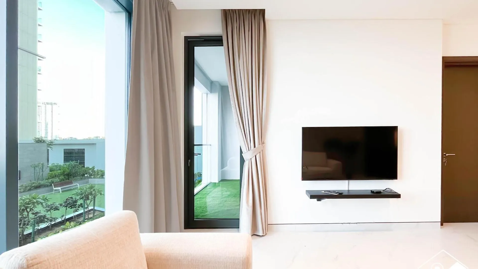 Spacious 2B In Sobha Creek Vistas ,Dubai