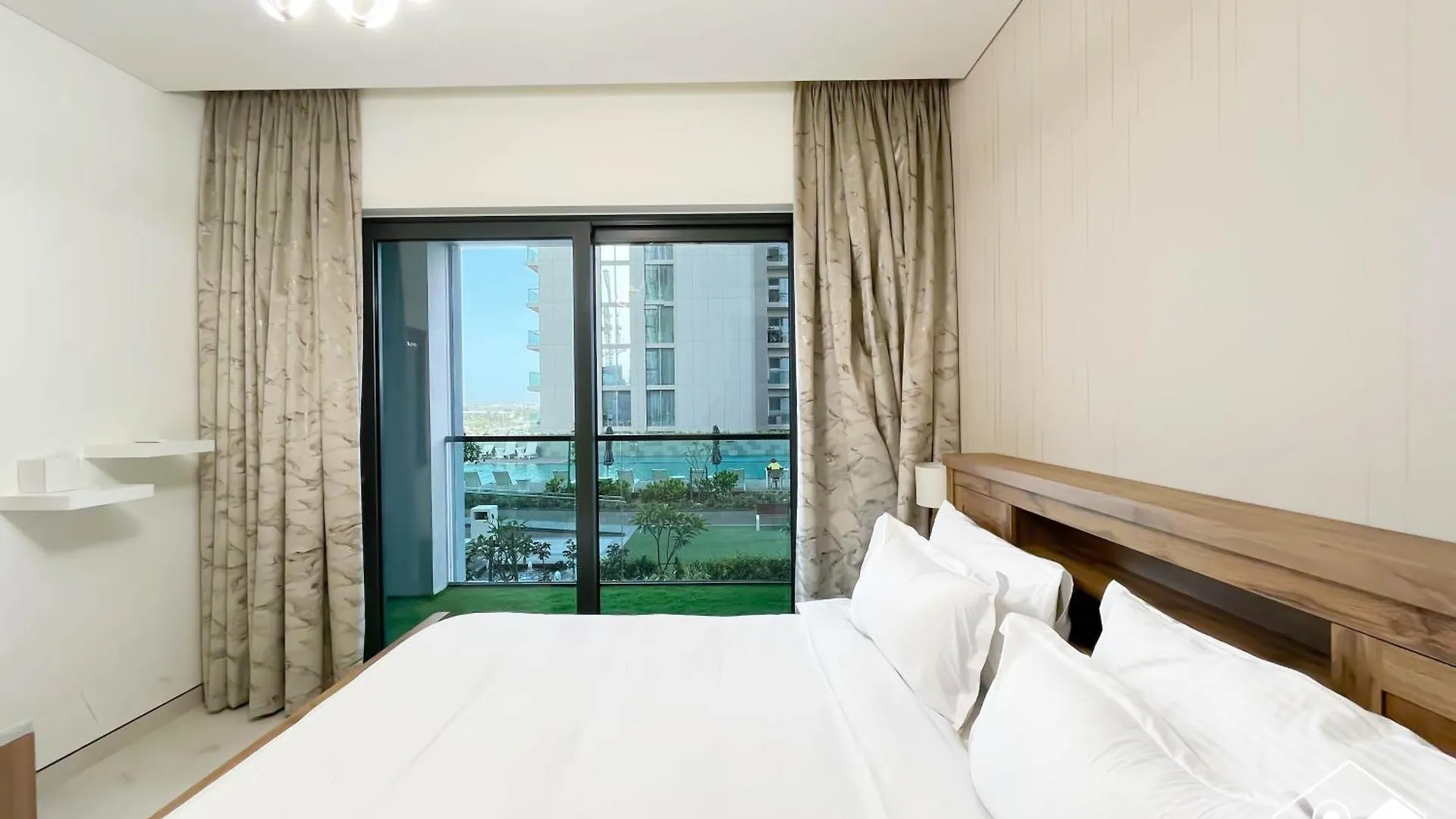 Spacious 2B In Sobha Creek Vistas ,Dubai Apartment Dubai